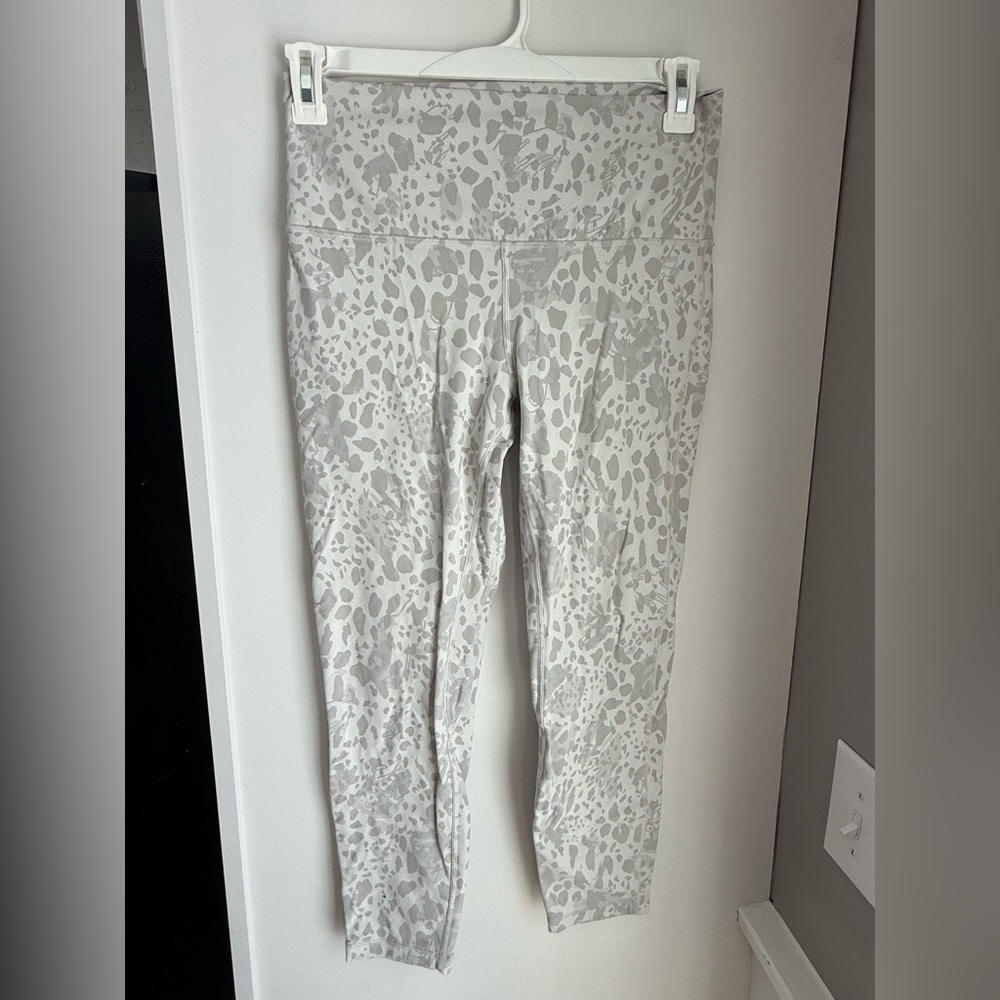 Lululemon align white and  Grey Leopard Print High Rise Leggings Size 10 ( lined